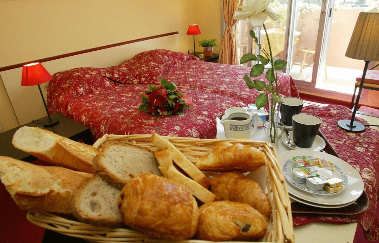 Hotel Maya Cavalaire-sur-Mer Habitación foto